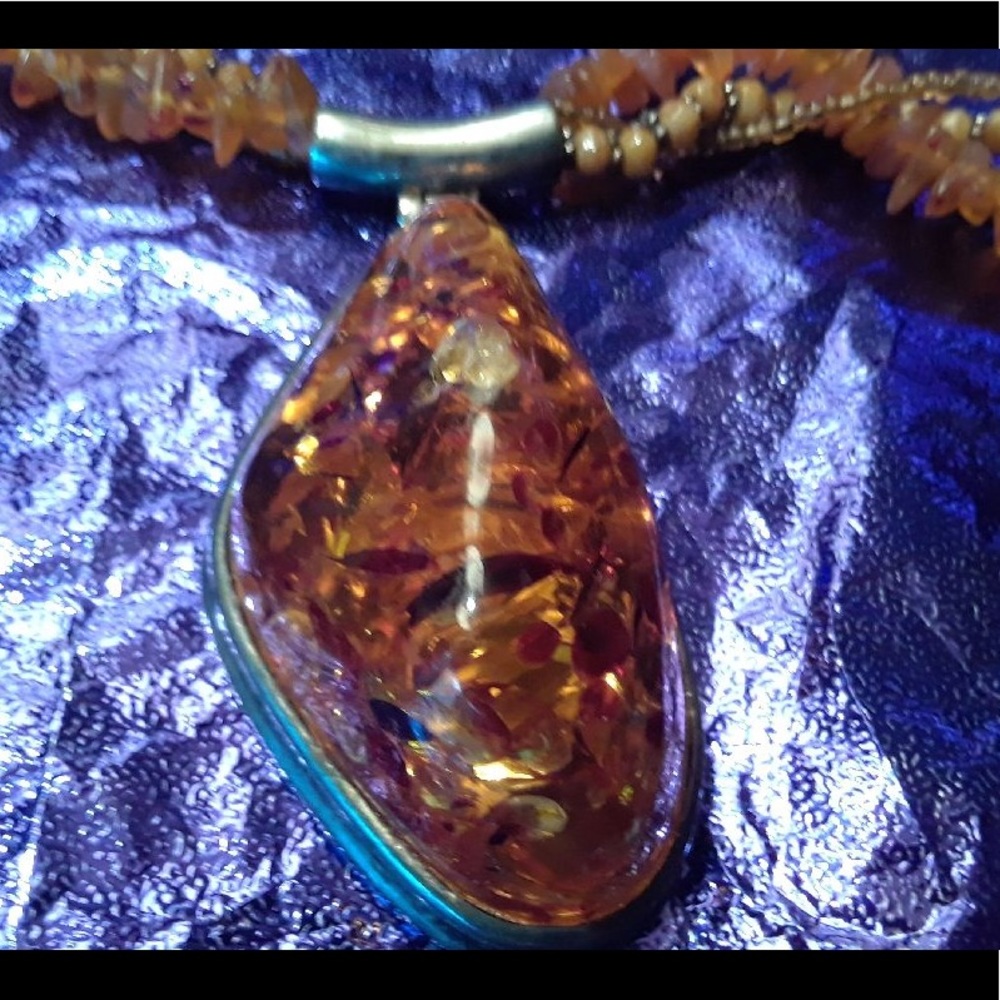 Amber pendant choker 17 1/2” stone is 2 1/2”